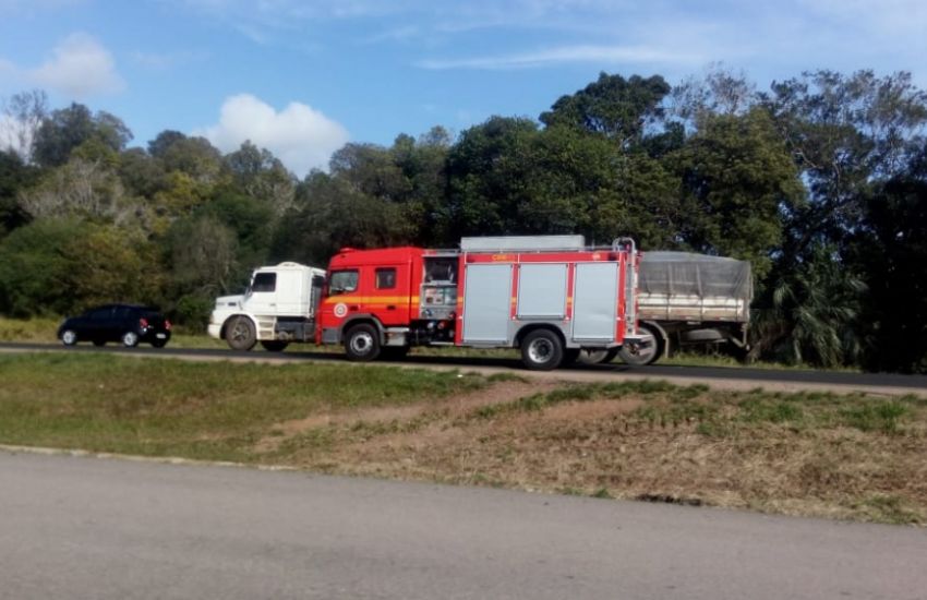 FOTOS: agora a pouco ocorreu um grave acidente na BR-116, em Barra do Ribeiro 