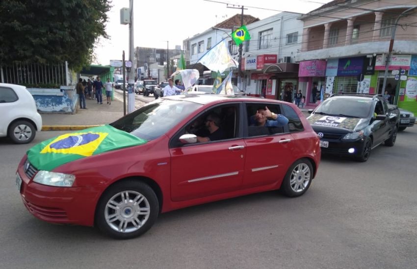 Mobilização em apoio a Bolsonaro toma conta das principais ruas de Camaquã 