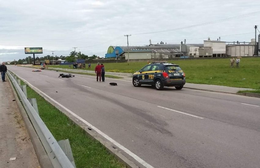 Motociclistas morrem durante suposto racha na BR-116, em Pelotas 