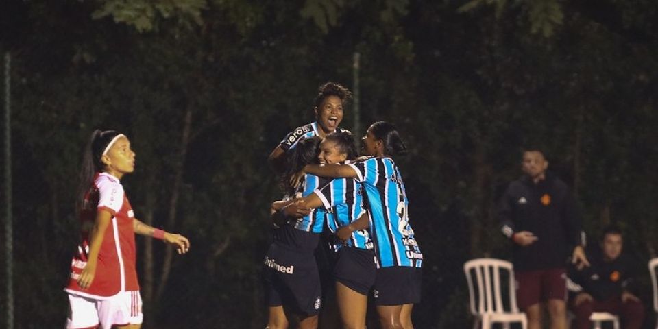Grêmio vence clássico contra Inter por 2 a 0 no Brasileirão Feminino