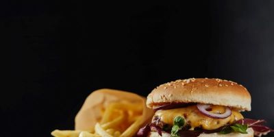 Valor de refeições de fast-food registra aumento significativo, aponta pesquisa      