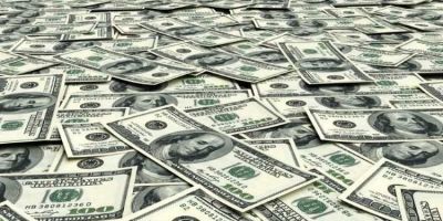 Dólar encosta em R$ 5,25 com agravamento da guerra no Oriente Médio