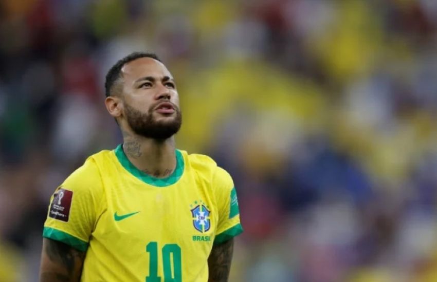 Neymar não treina em apresentação e preocupa a duas semanas da Copa 