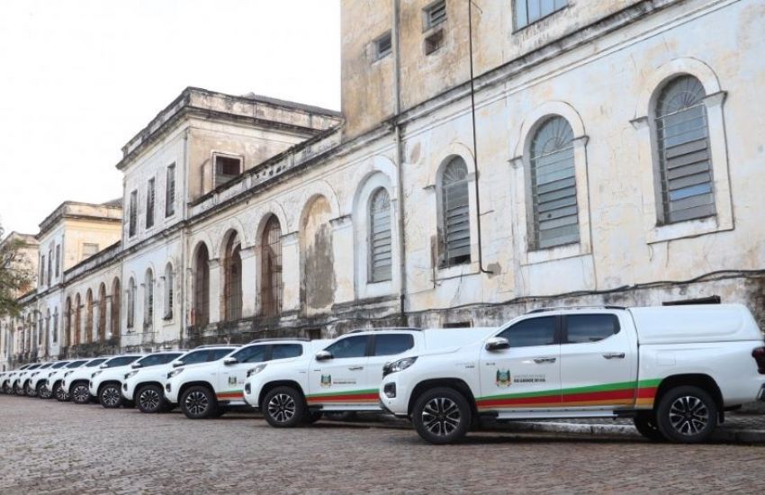 Governo do RS reforça frota da Secretaria da Saúde com entrega de 12 novas caminhonetes 