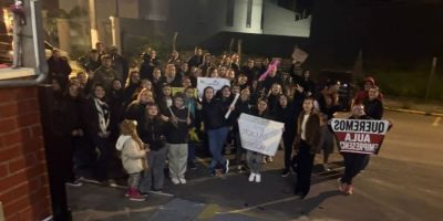 Estudantes da Uniasselvi Polo Camaquã protestam contra migração forçada para o modelo 100% virtual