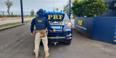 PRF prende foragido da Justiça com documentos falsos na BR-290, em Eldorado do Sul