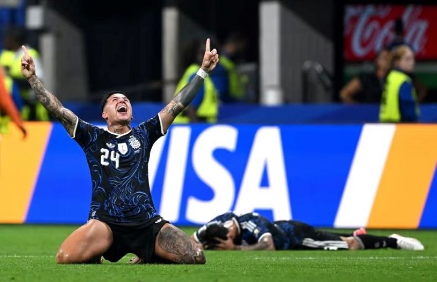 Argentina busca mais uma virada histórica, bate a Inglaterra e vai à final da Copa do Mundo 