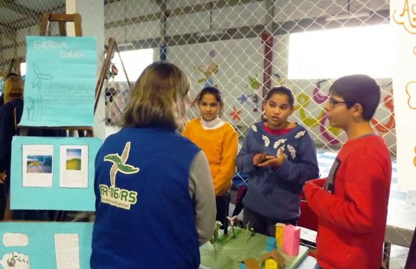 Gestão Ambiental participa da VII Semana Científica Escolar em Tapes 
