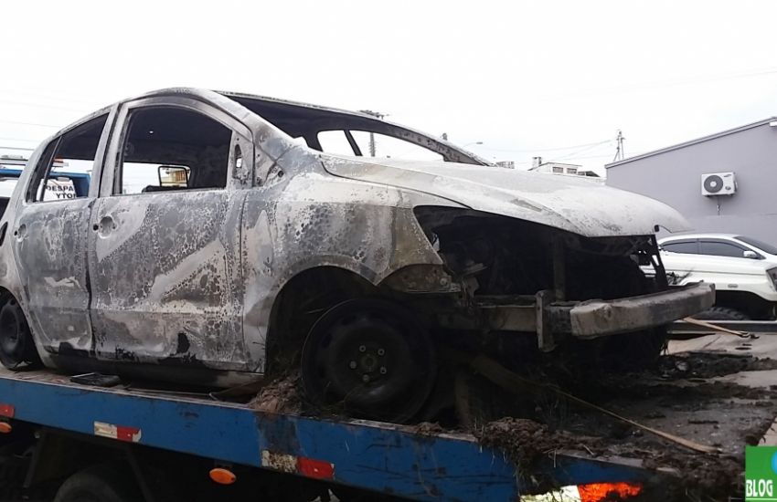 VÍDEO: carro é encontrado completamente incendiado na estrada do Capão do Café, em Camaquã 