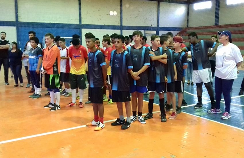 Realizado o 1º Campeonato de Futsal da EJA em Camaquã 
