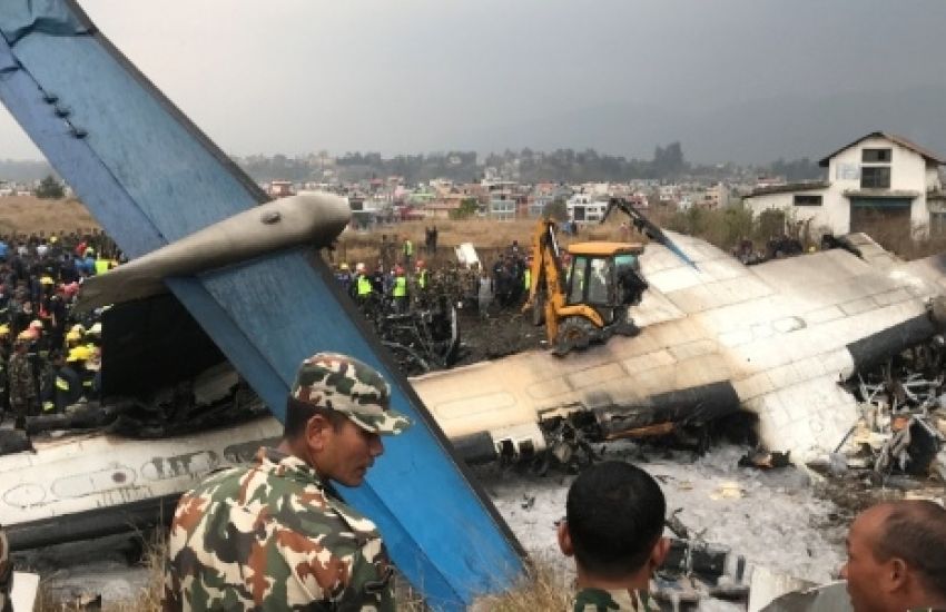 MUNDO: acidente de avião deixa pelo menos 40 mortos no Nepal 