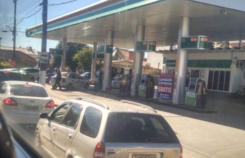 Maioria dos postos de combustíveis já não tem mais gasolina em Camaquã; veja a lista 