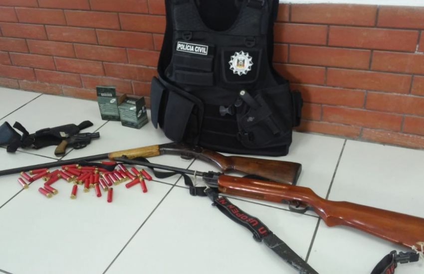 Polícia Civil apreende arma, simulacro e munições no interior de Mariana Pimentel 