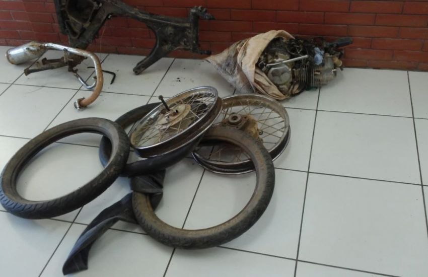 Polícia Civil prende dupla e apreende peças de moto furtada, no interior de Mariana Pimentel 