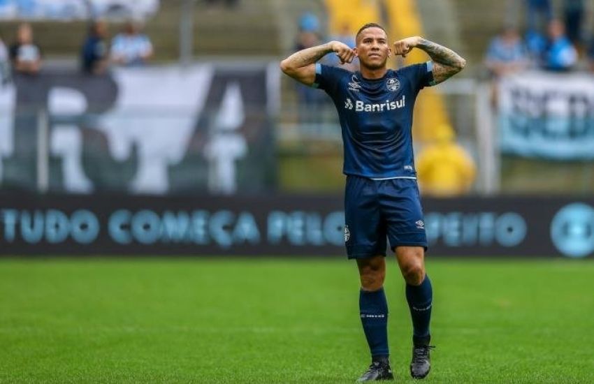 Jael comanda goleada do Grêmio sobre o Botafogo 