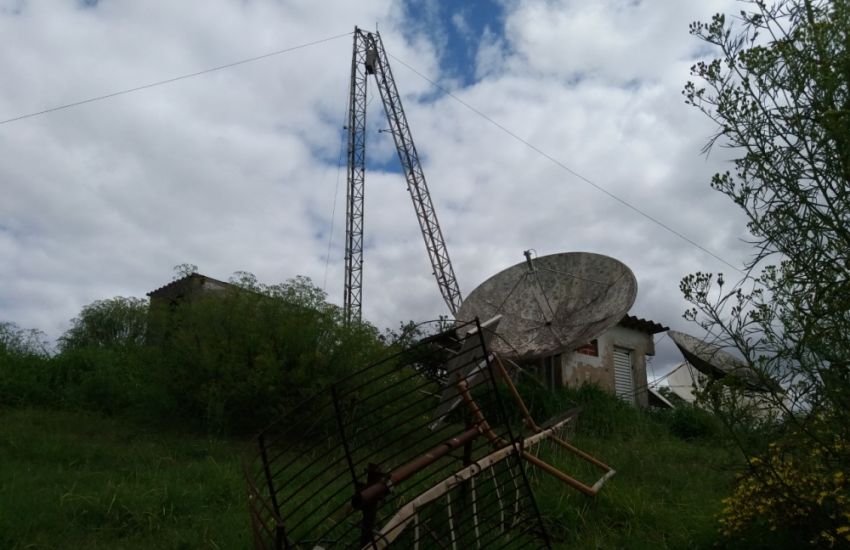 Marco Longaray busca informações sobre a ausência de sinal de TVs em Camaquã 