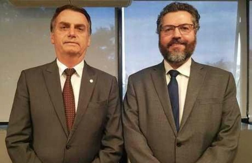 Bolsonaro anuncia o embaixador Ernesto Araújo para o Itamaraty 