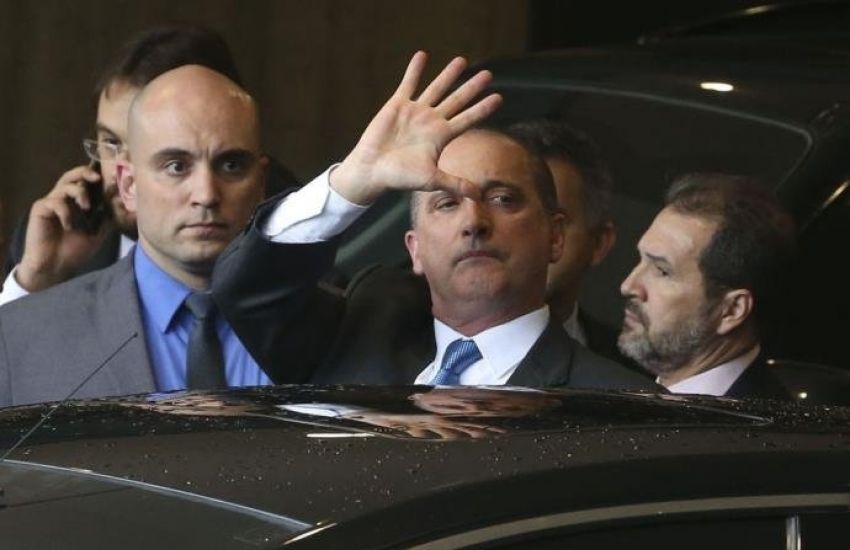 "Há um certo estardalhaço" sobre ex-assessor de Flávio Bolsonaro, diz Onyx 