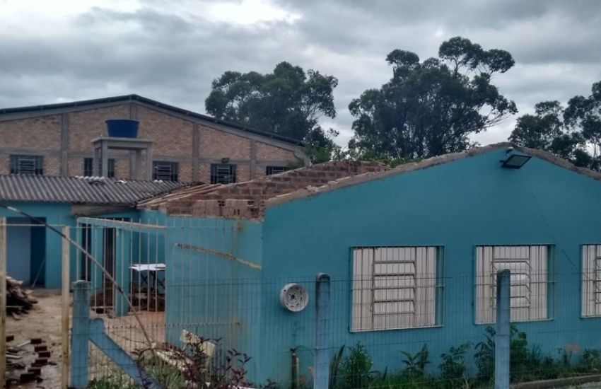 Inicia-se reforma na Escola Municipal Gustavo Xavier, em Arambaré 