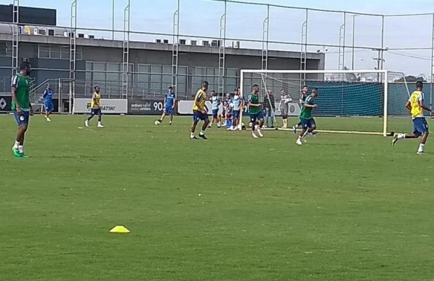 Grêmio deve manter escalação dos Gre-Nais para enfrentar o Libertad 