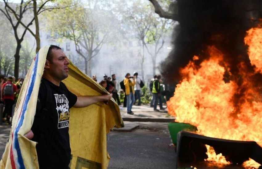 Paris vive sábado tenso com novas manifestações de "coletes amarelos" 