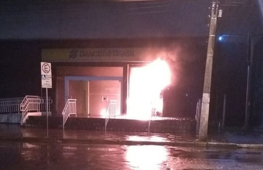 Incêndio atinge agência bancária em Novo Hamburgo 