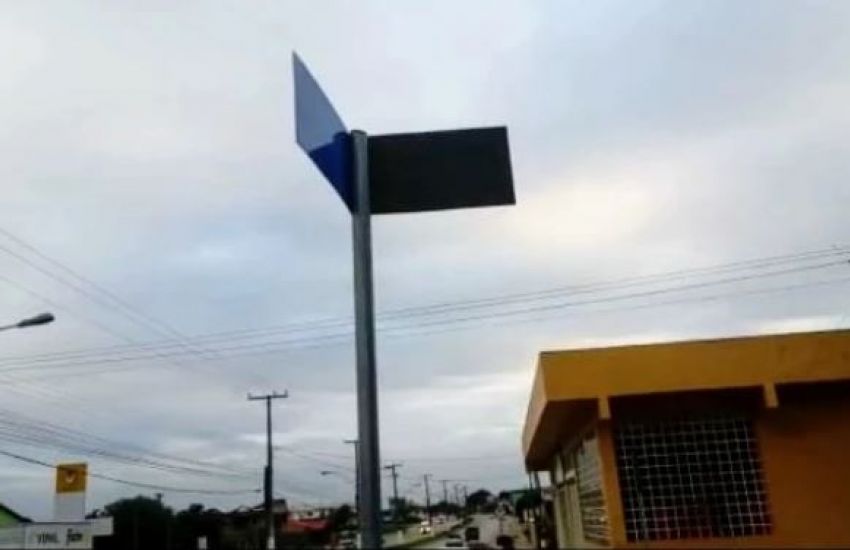 Vereador denuncia placas viradas na Faixinha em Camaquã 