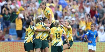 Brasil abre 2 a 0, mas leva virada da Austrália com falhas e gol contra