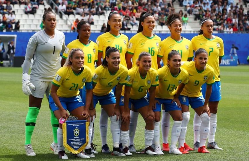 Brasil joga contra a França na Copa do Mundo feminina neste domingo 