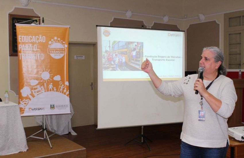 SME promove formação para motoristas e monitores do transporte escolar de Camaquã  