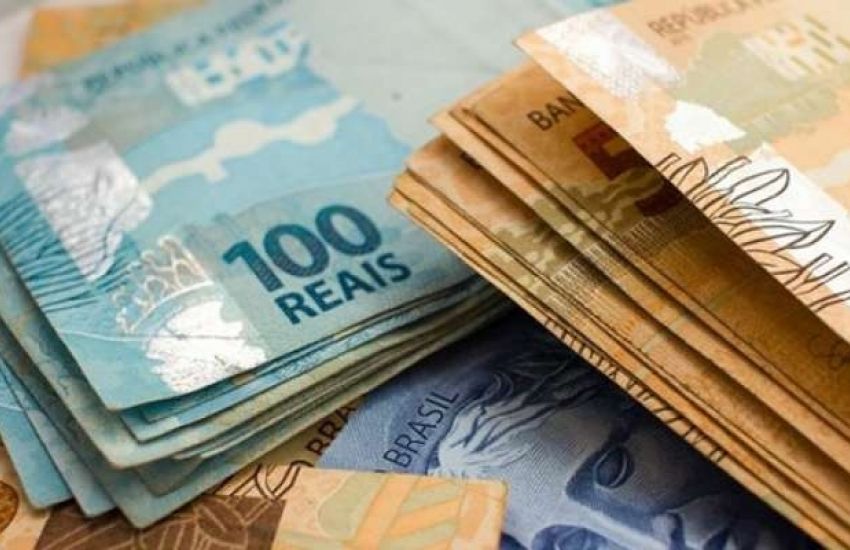 Comissão aprova salário mínimo de R$ 1.040 em 2020, sem aumento real 