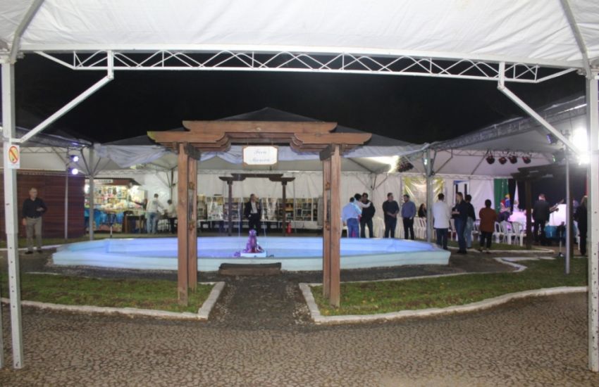 Abertura da 39ª Feira do Livro de Camaquã marca o retorno do evento para a praça Dr. Donário Lopes 