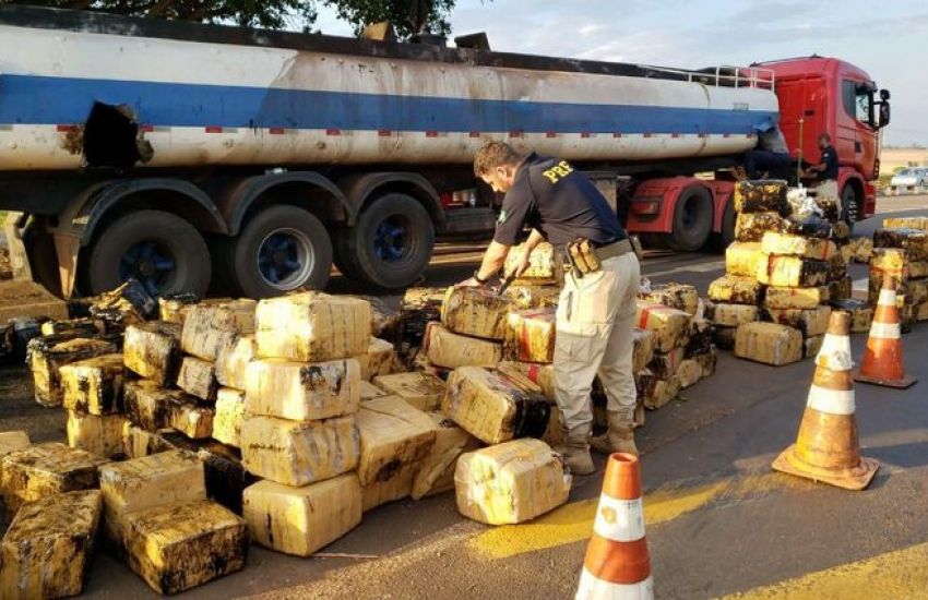 PRF apreende quase 3 toneladas de maconha no Paraná 