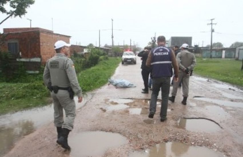 Jovem de 22 anos é encontrado morto em loteamento de Pelotas 