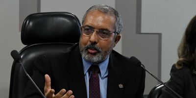 Proposta acaba com auxílio-moradia para senadores e deputados 