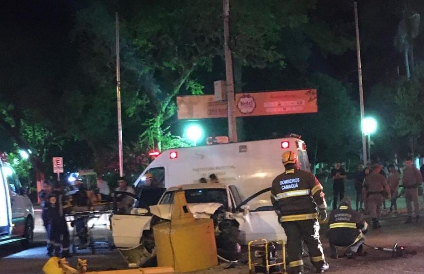 Três pessoas ficam feridas após colisão em sinaleira histórica de Camaquã 
