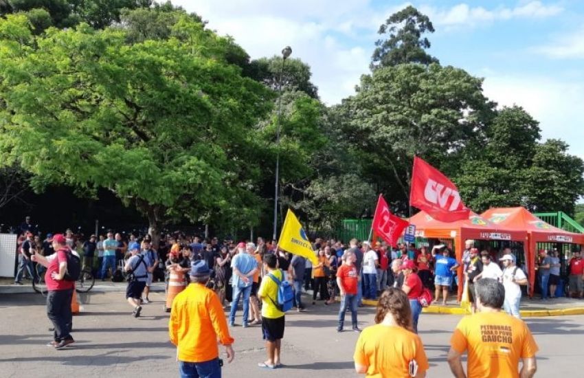 Petroleiros suspendem greve no Rio Grande do Sul 
