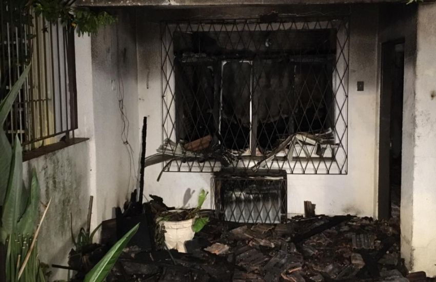 Idoso morre em incêndio em casa na Zona Norte de Porto Alegre 