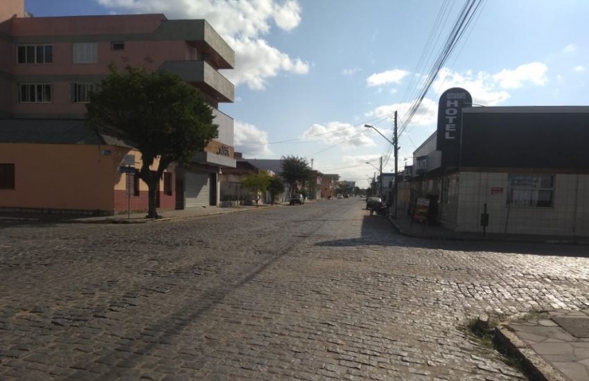 CAMAQUÃ: idosos não devem circular nas ruas, e muito menos em supermercados 