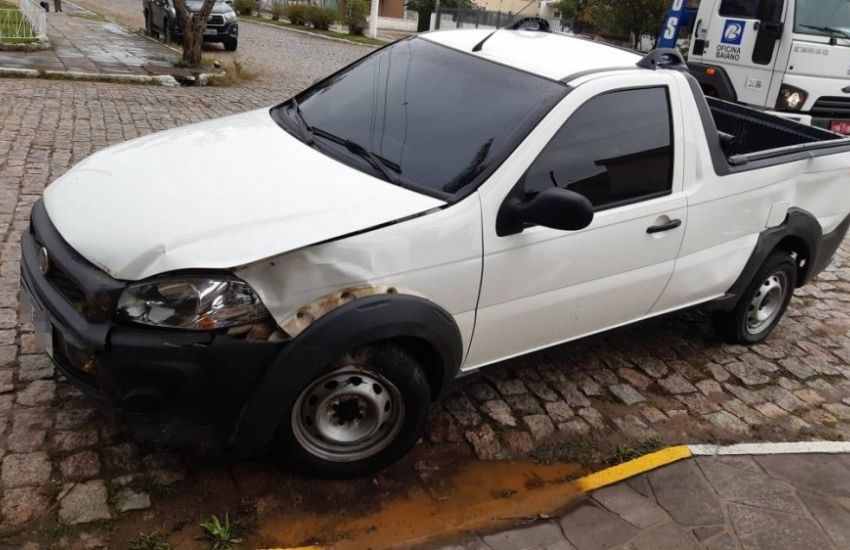 Colisão envolvendo dois veículos causa danos materiais em Camaquã 