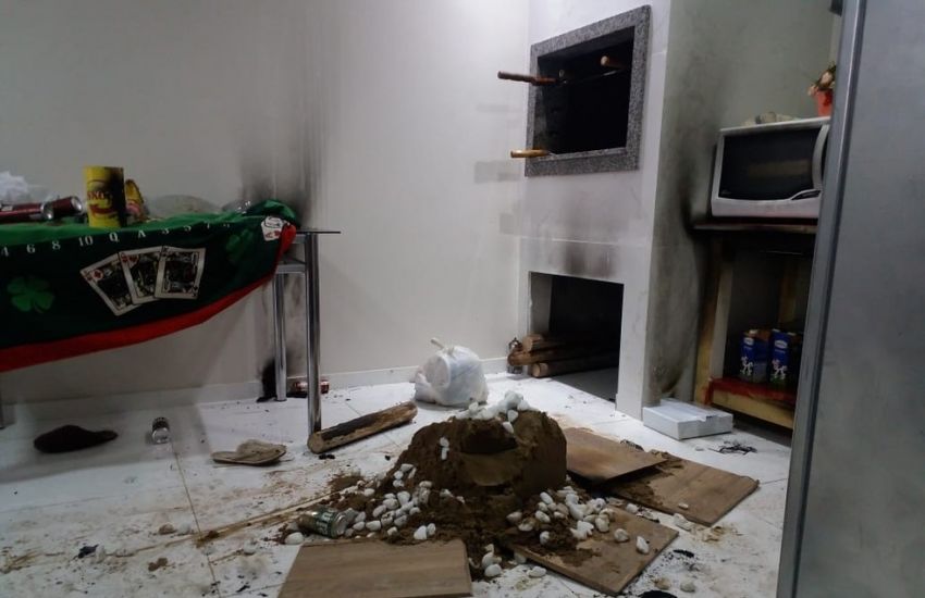 Incêndio em lareira improvisada deixa cinco pessoas da mesma família feridas no Norte do RS 