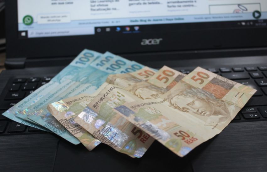 Governo do RS inicia pagamento da folha de junho quitando salários até R$ 1,5 mil 