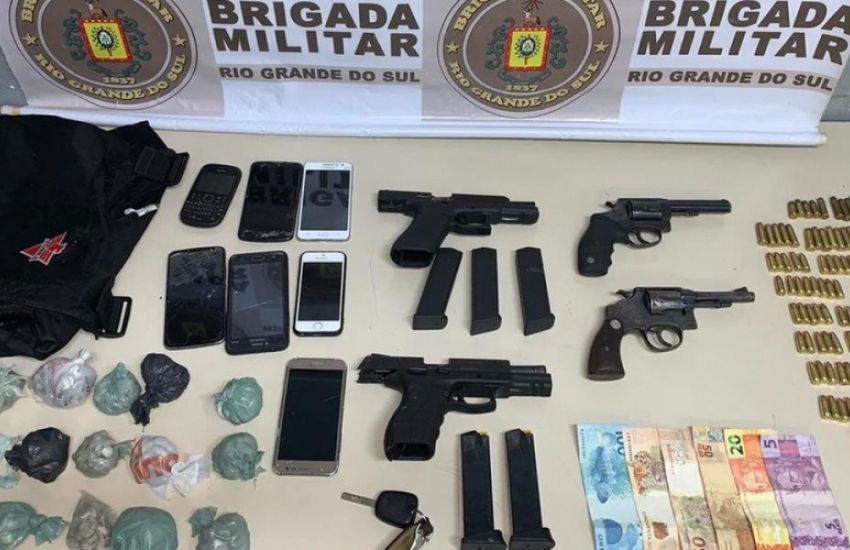  BM apreende armamento, munição e drogas no bairro Serraria, em Porto Alegre 