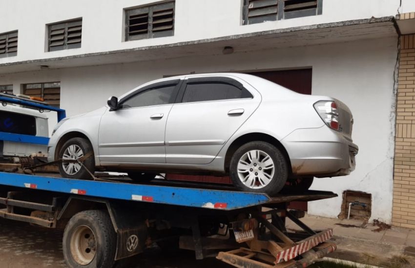 Carro roubado em Viamão é apreendido em Camaquã 
