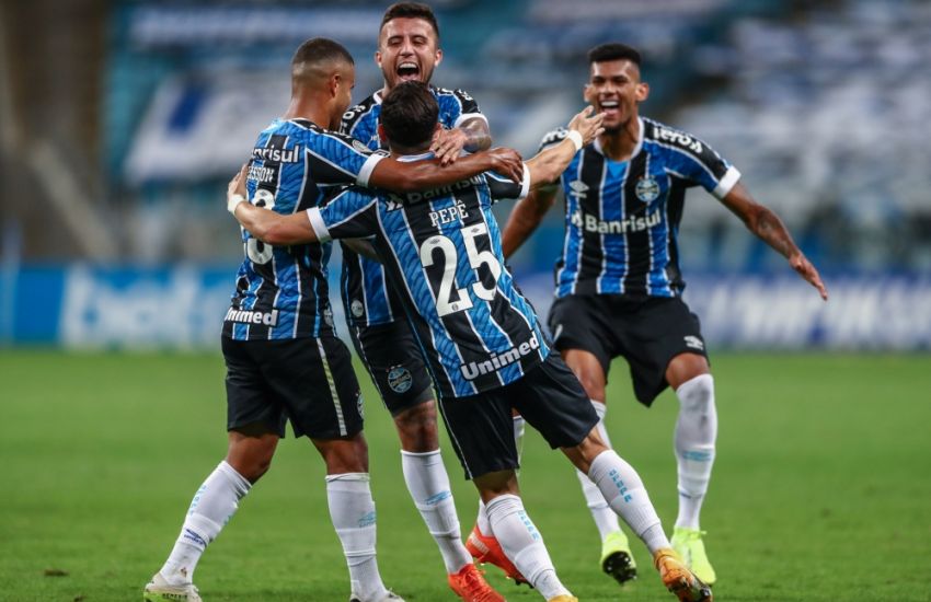 Grêmio vence o Botafogo e sobe na tabela do Brasileirão 