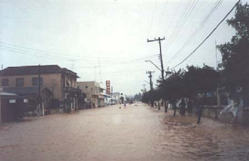 Há 25 anos, Camaquã era inundada por uma das piores enchentes da história do município 