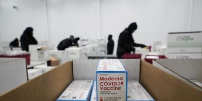 Reino Unido aprova o uso da vacina contra covid-19 da Moderna