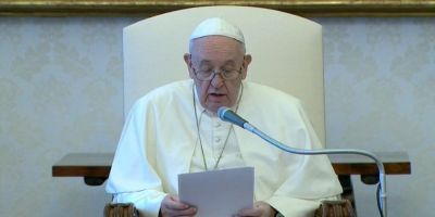 Papa Francisco diz não à violência e afirma que é hora de remediar