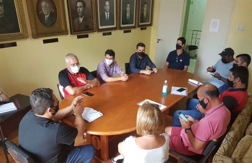 Defesa Civil e entidades participam de reunião com Executivo Municipal em Camaquã 