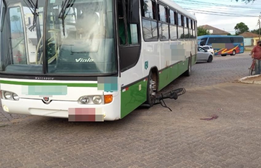 Ciclista fica ferido em acidente com ônibus em Camaquã 